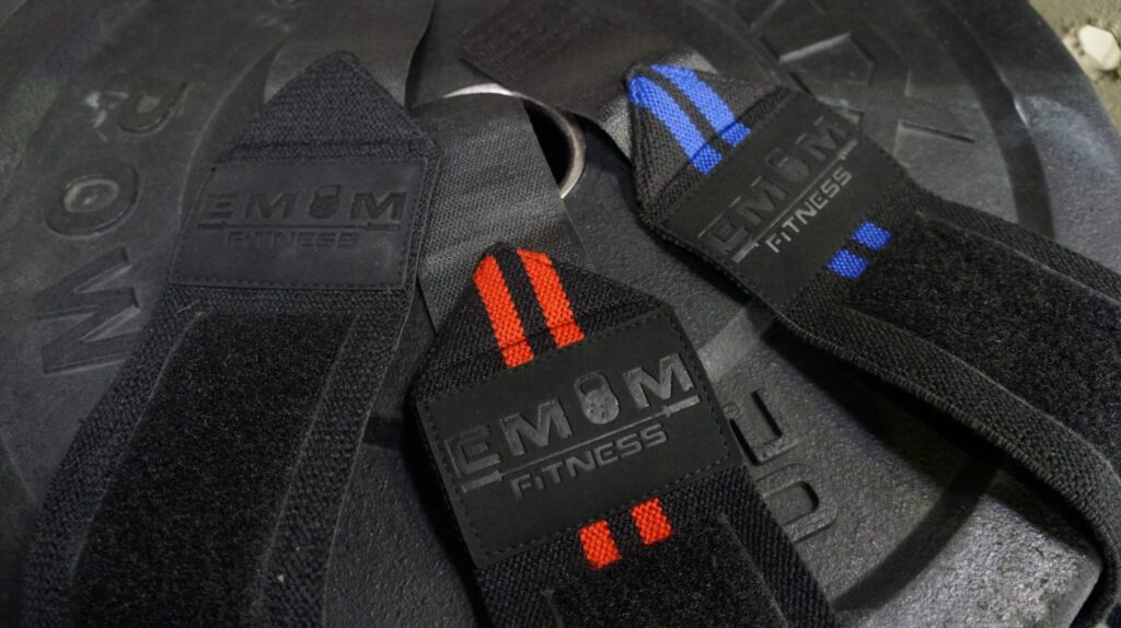 Kleidung & Equipment von EMOM Fitness 3